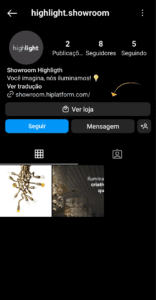 imagem do menu do Instagram com seta indicando aonde é possível inserir o catalogo do WhatsApp para compartilhar .